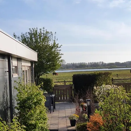 Holiday home Geestmerambacht, Nieuw Vrijstaande Sfeervol En Landelijk Gelegen Vakantiewoning
