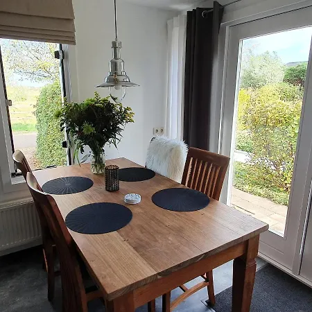 Geestmerambacht, Nieuw Vrijstaande Sfeervol En Landelijk Gelegen Vakantiewoning Holiday home Koedijk